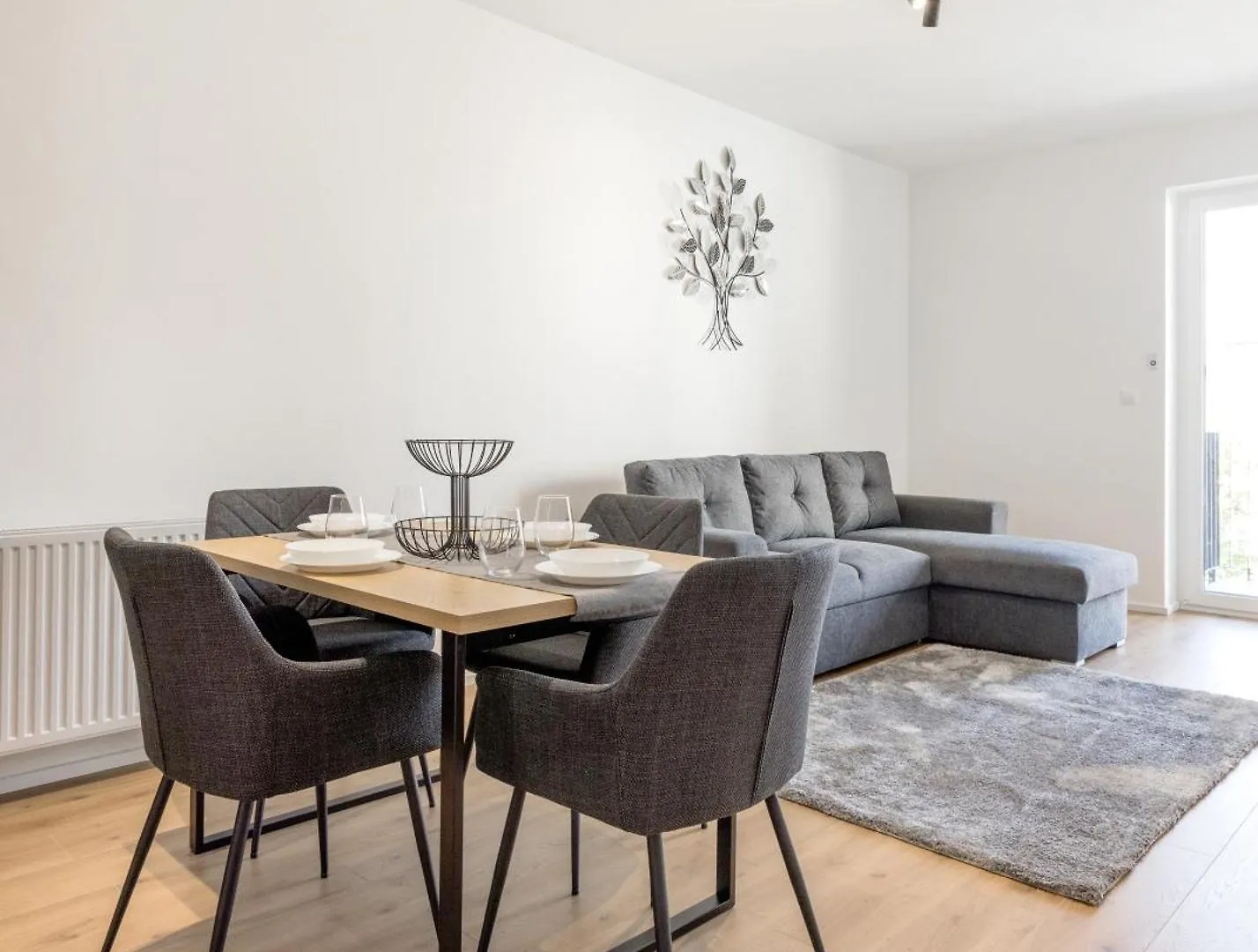 Sleek Apartment With Balcony And Parking Budapest